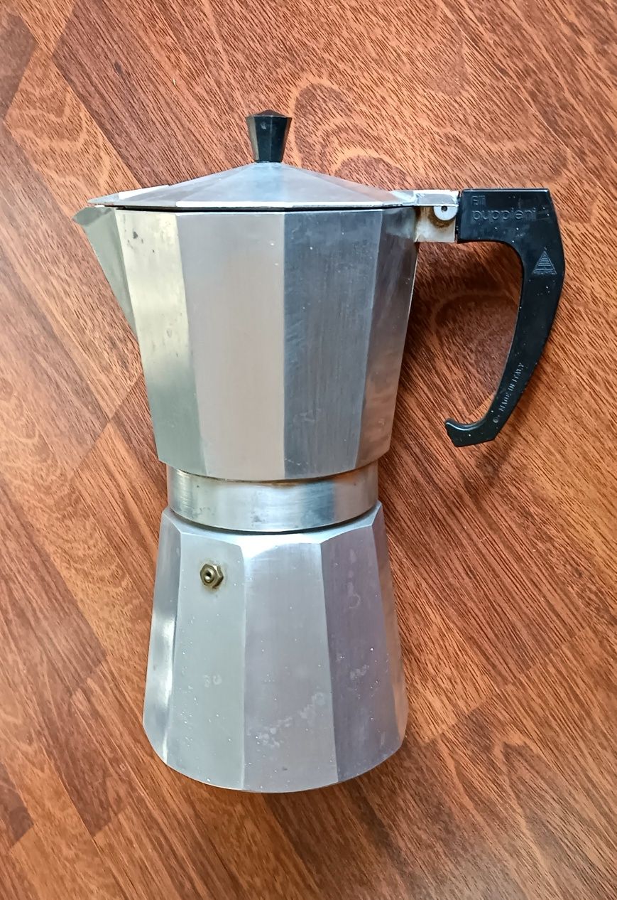 Cafeteira italiana tipo moka antiga