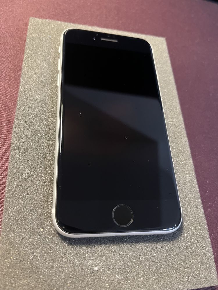 Iphone se2020 2gen 64gb biały