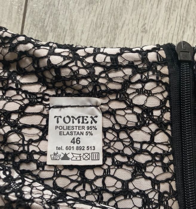 Sukienka beżowa z czarą koronką 46 Tomex