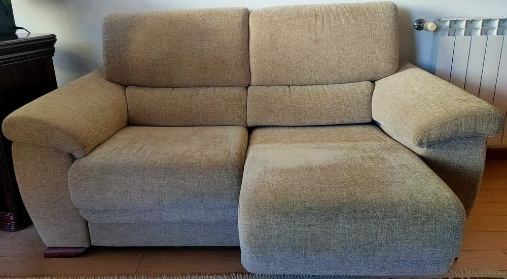 Vende-se Sofá Dicarmo 2 lugares, bancos extensíveis, óptimo estado