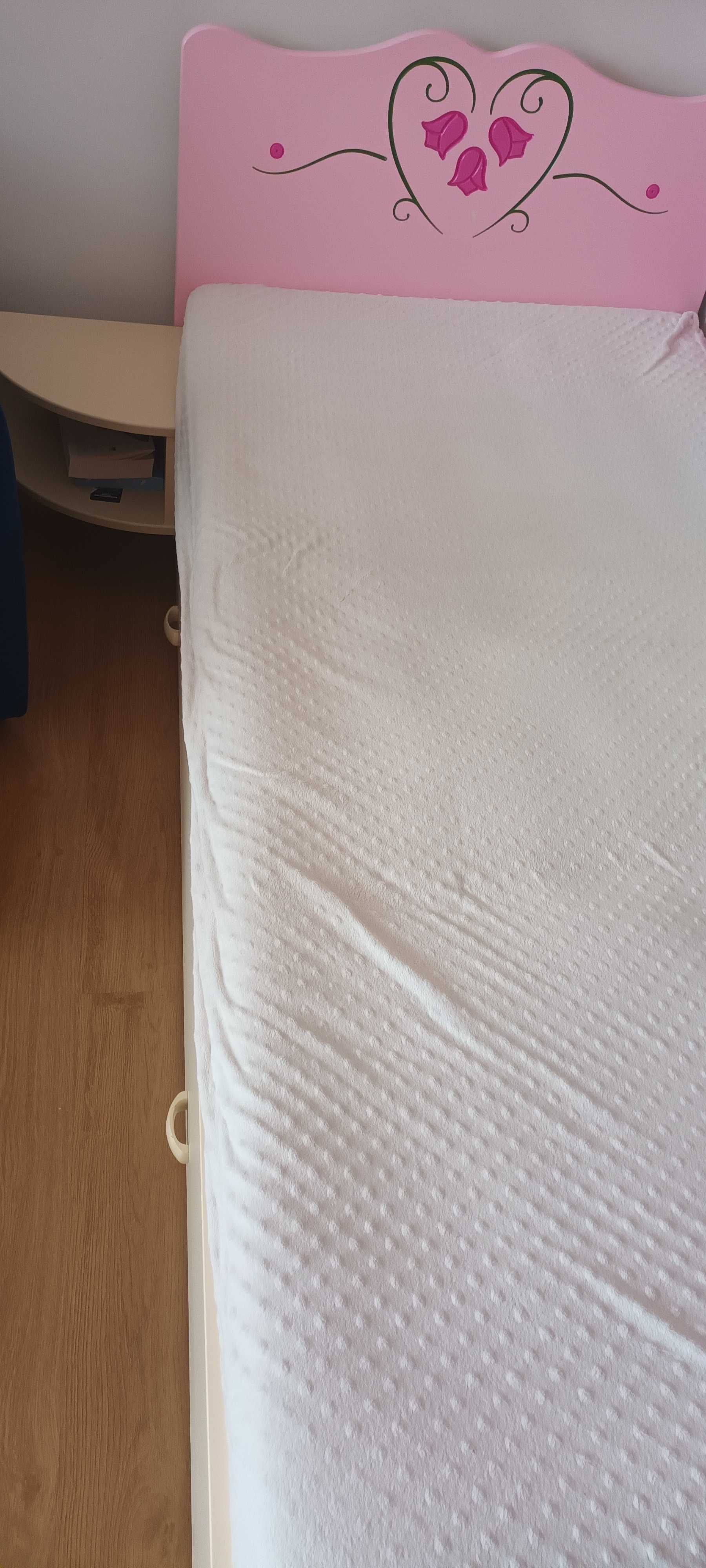 Łóżko dla dziewczynki