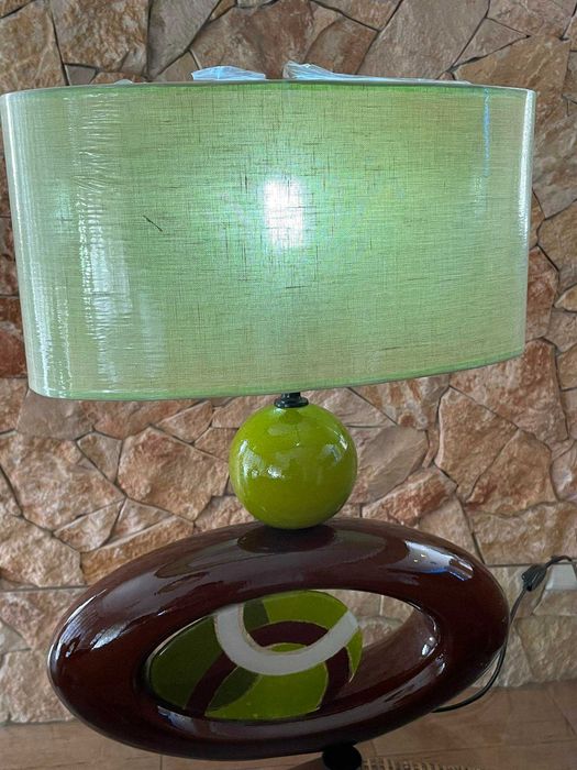 Candeeiro de entrada com duas prateleiras