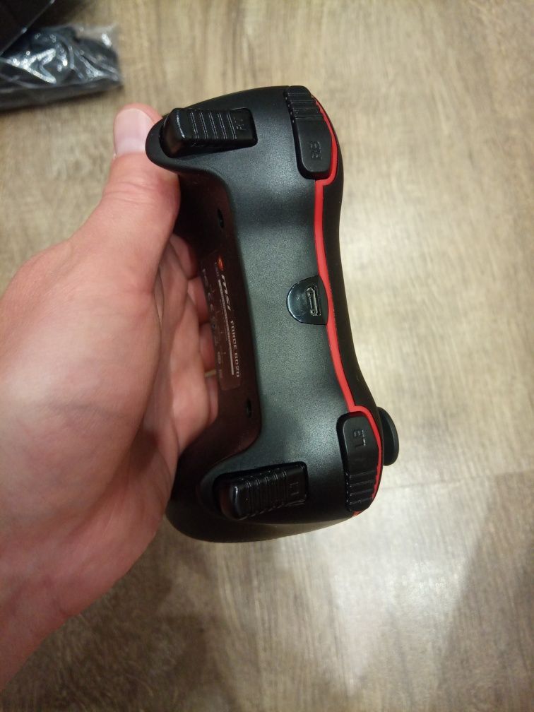 Геймпад MSI GC20