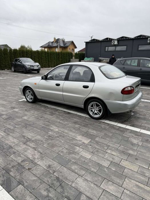 Продам машину Daewoo Lanos