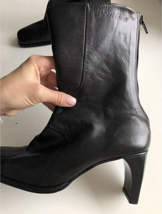 Чоботи шкіряні на підборах