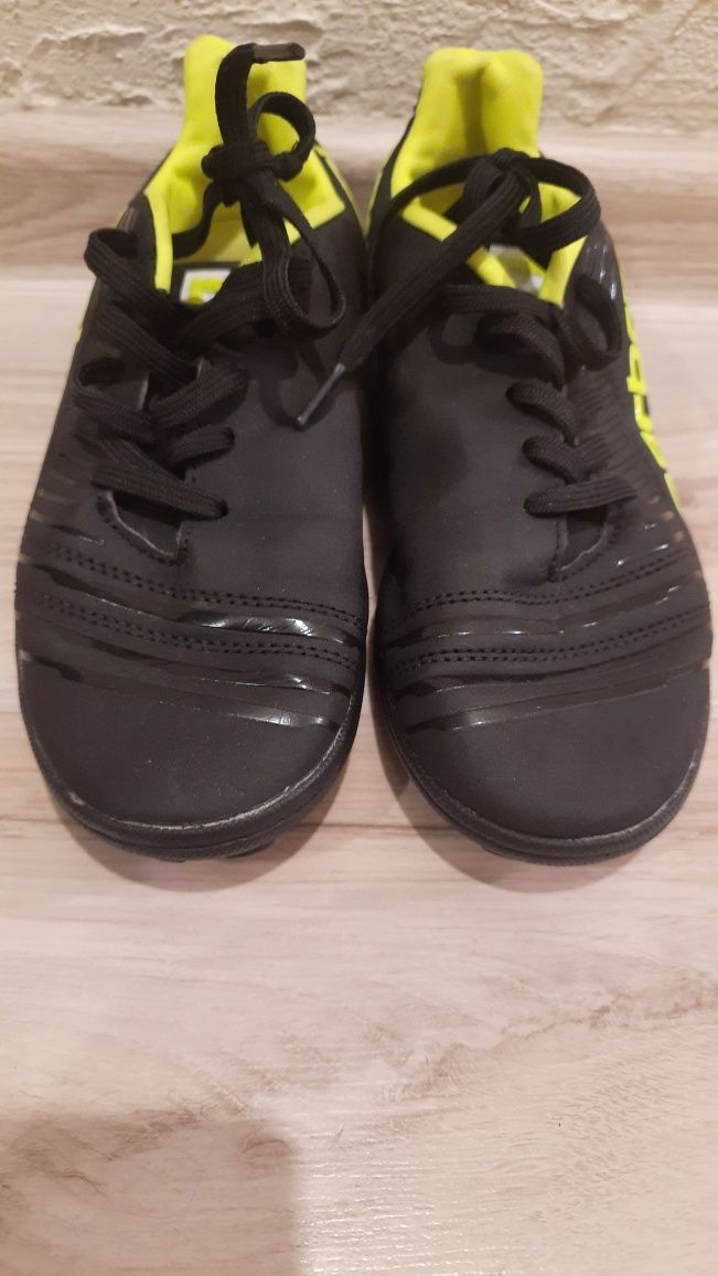 Buty sportowe korki