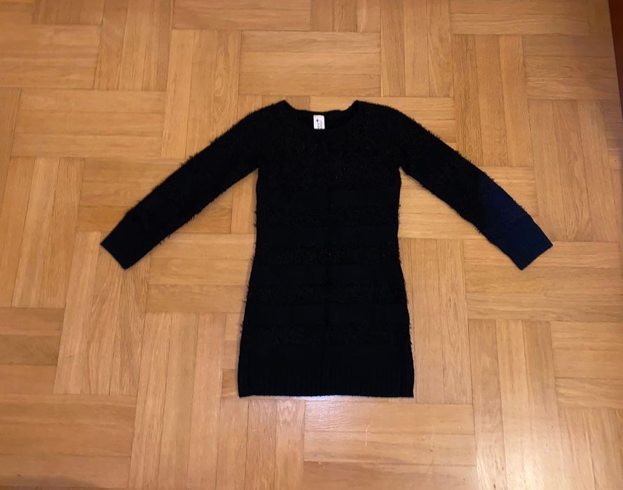 146 C&A czarny ciepły puchaty sweterek bluzka długa paski sweter