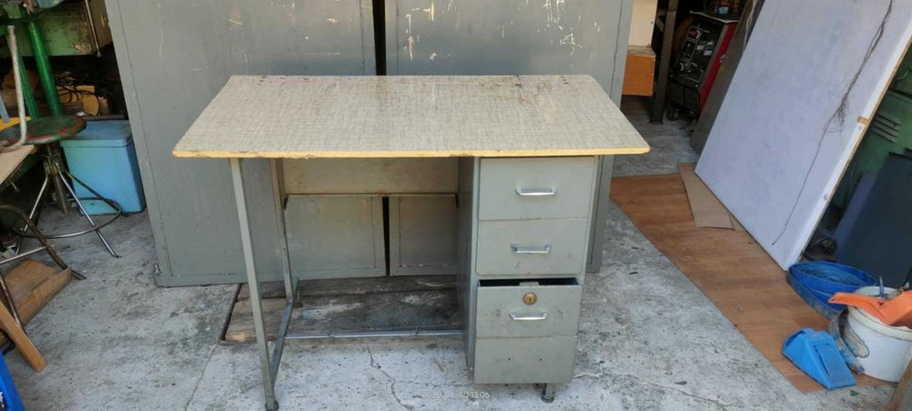 Biurka z czasów PRL warsztatowe