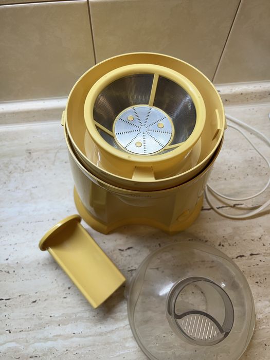 Соковижималка Vitek 200 Вт