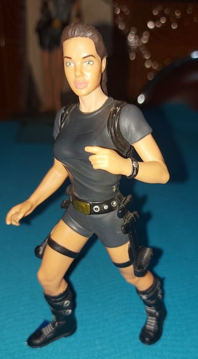 Tomb Raider figura ( Lara Croft)