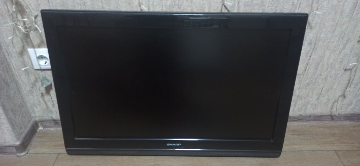 Телевізор Sharp 32" lcd