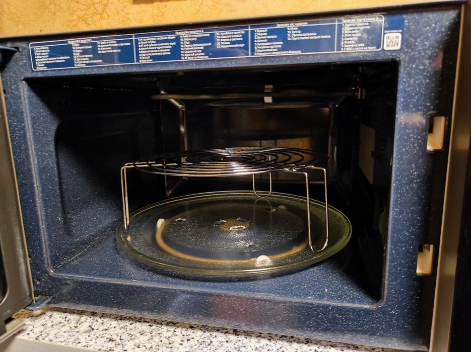 Микроволновка микроволновая печь Samsung  MG23F302TAS гриль