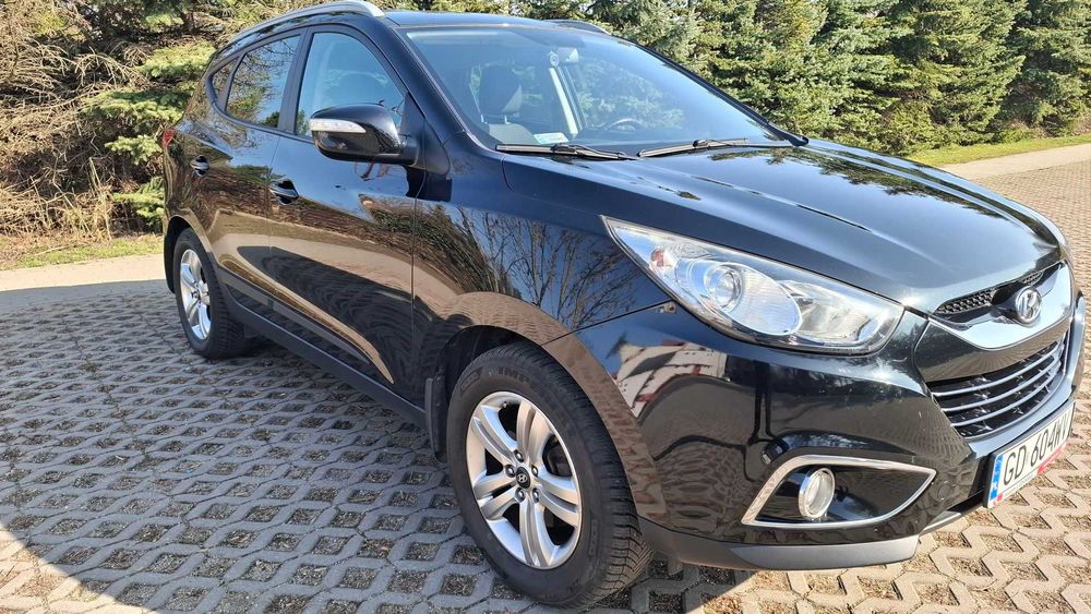 Hyundai iX35 2.0 CRDi 4x4, hak, nowe opony, NAVI