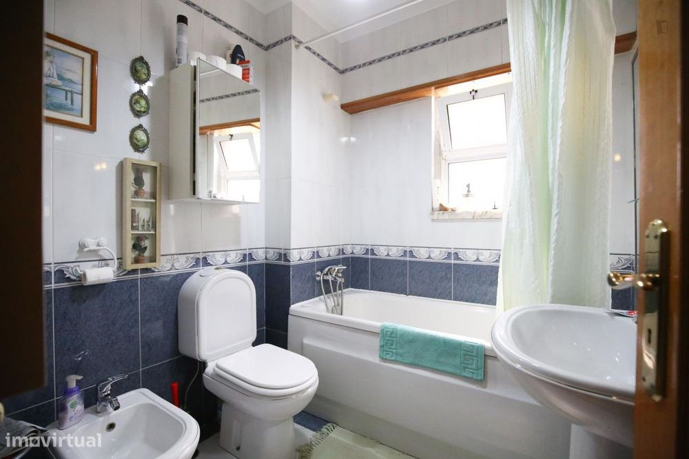 28316 - Quarto com cama de solteiro em casa com...