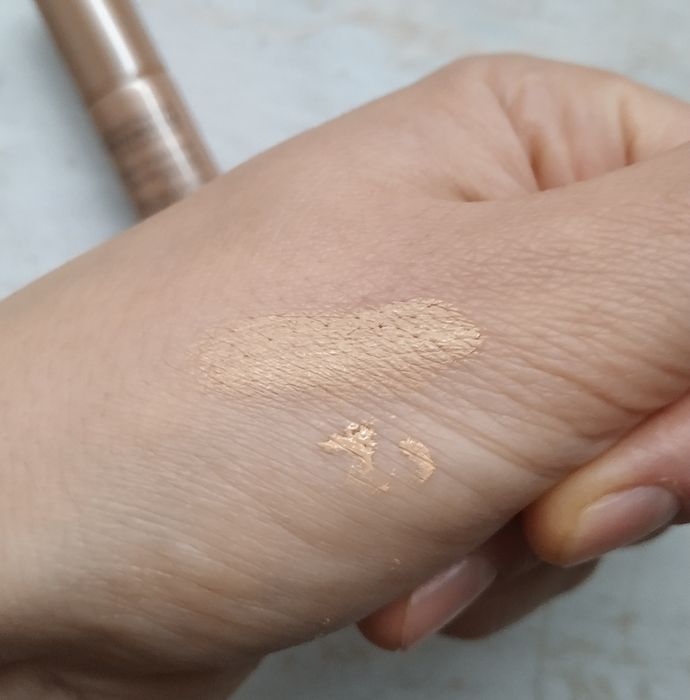 Magical perfection concealer, Eveline