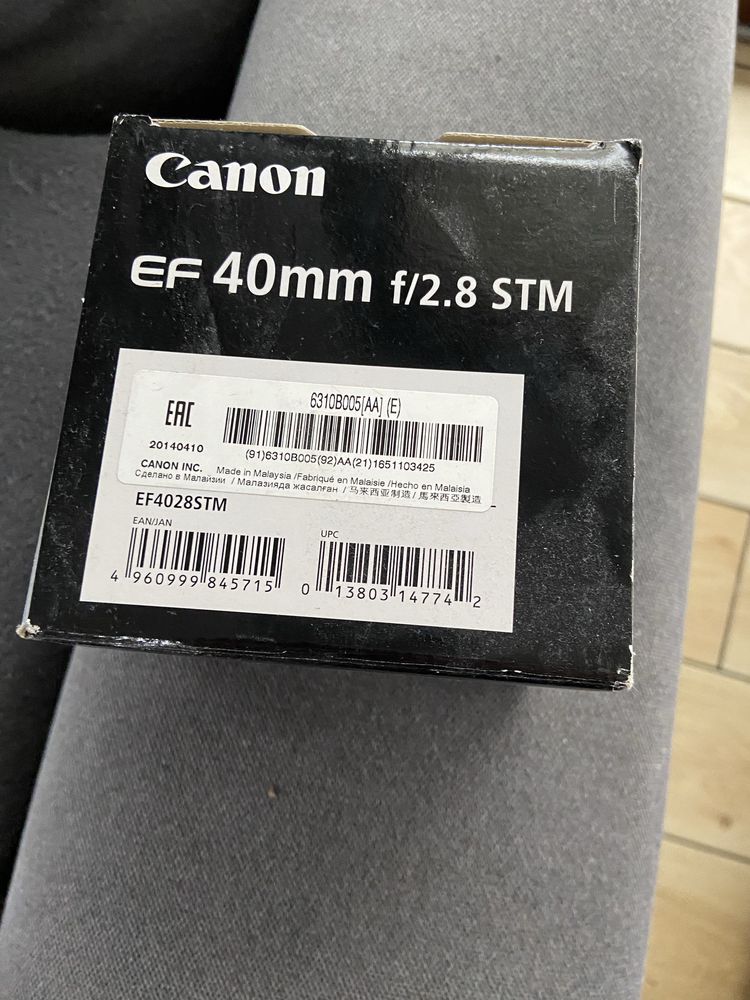 Canon 100 D i dwa obiektywy
