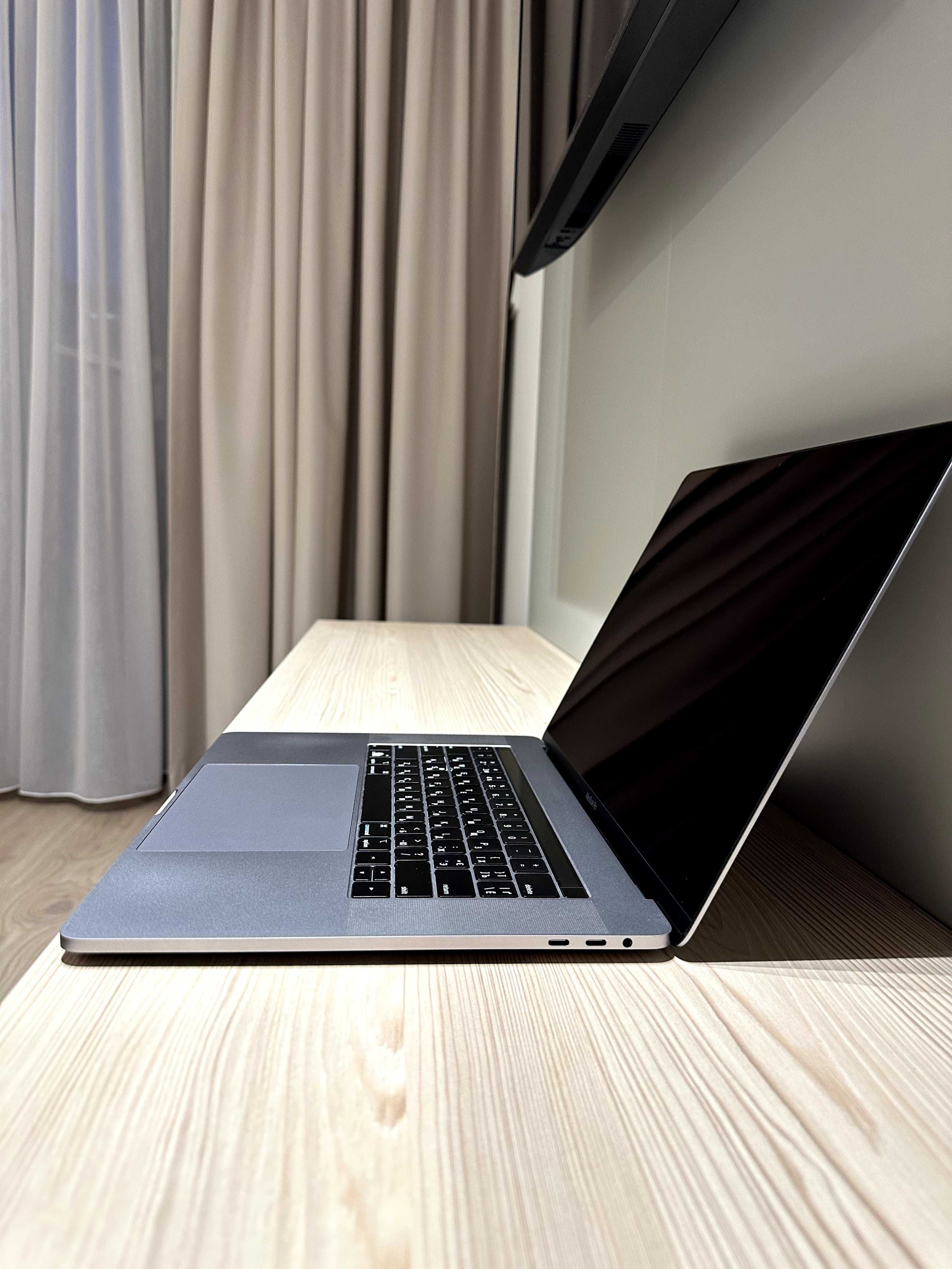 MacBook Pro 15 2018 Core i7, 16 GB RAM, 512 GB SSD