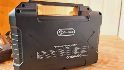 Портативная зарядная электростанция FlashFish Е200  200 Вт 40800 мАч
