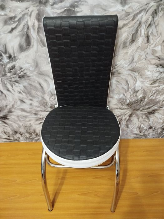 Стул кухонний новий (комплект)