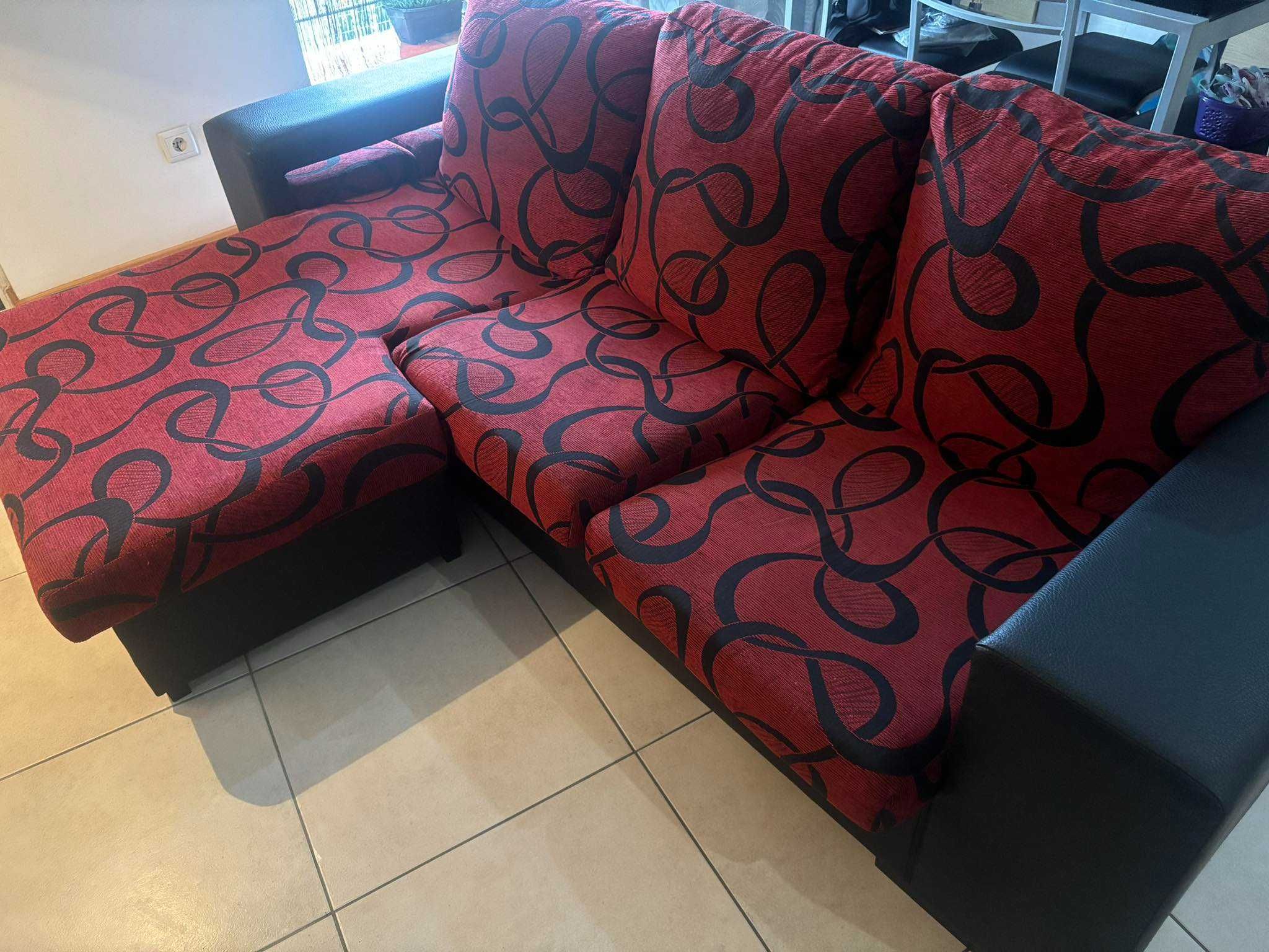 Sofá de três lugares com chaise lounge
