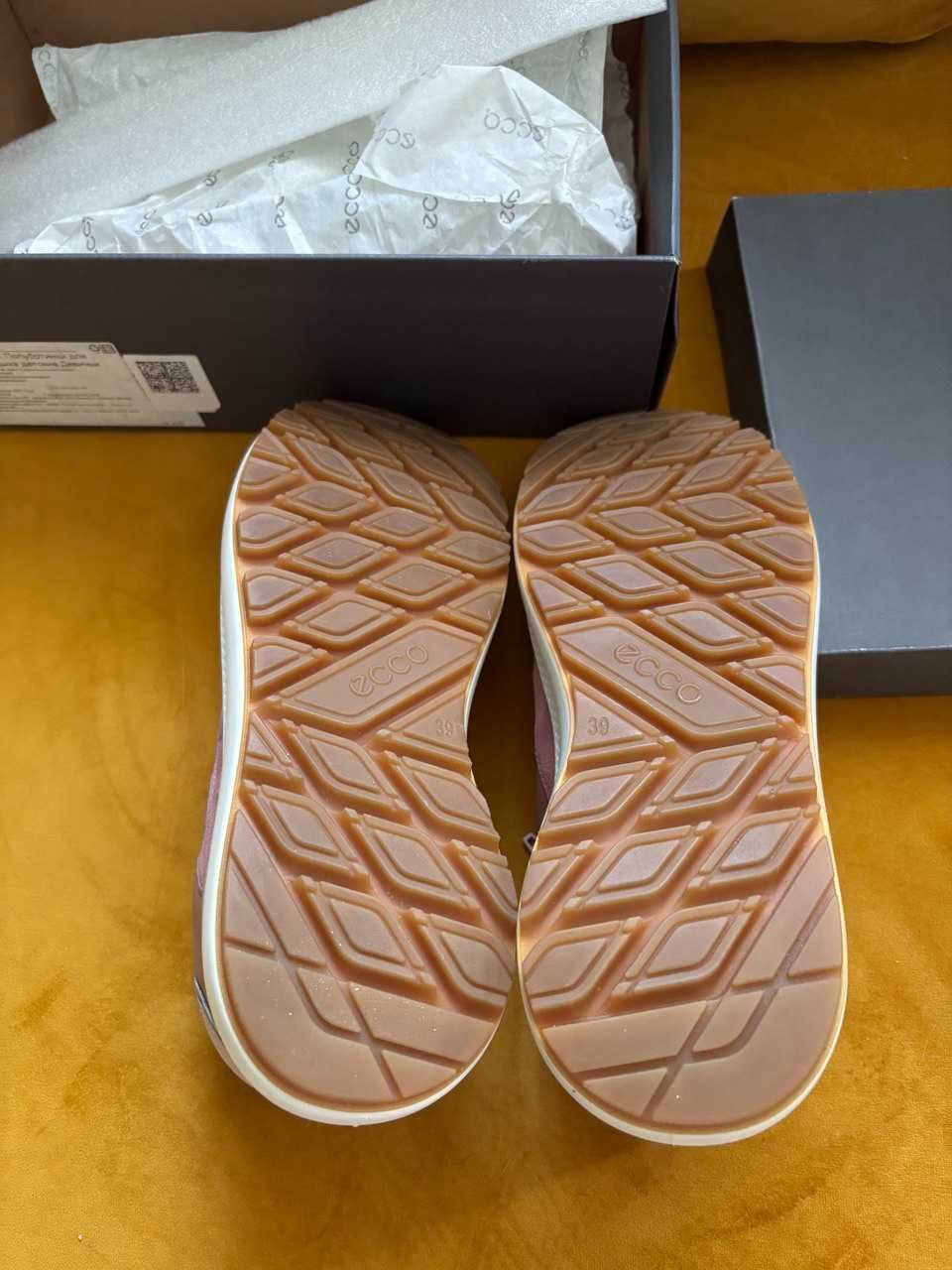 Nowe damskie sneakersy ECCO SKO A/S, rozmiar 39