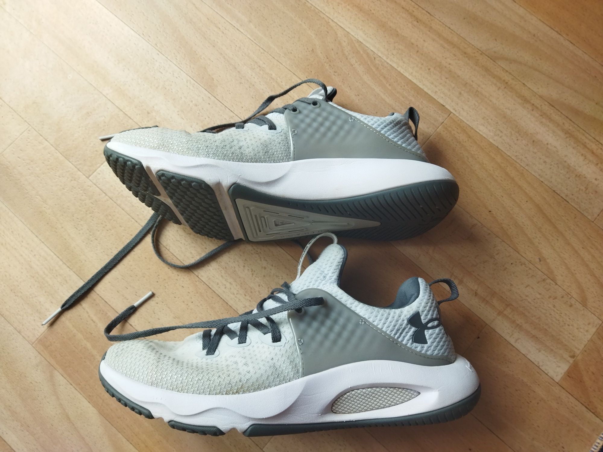 Buty męskie treningowe sportowe Under Armour Hovr r. 42,5