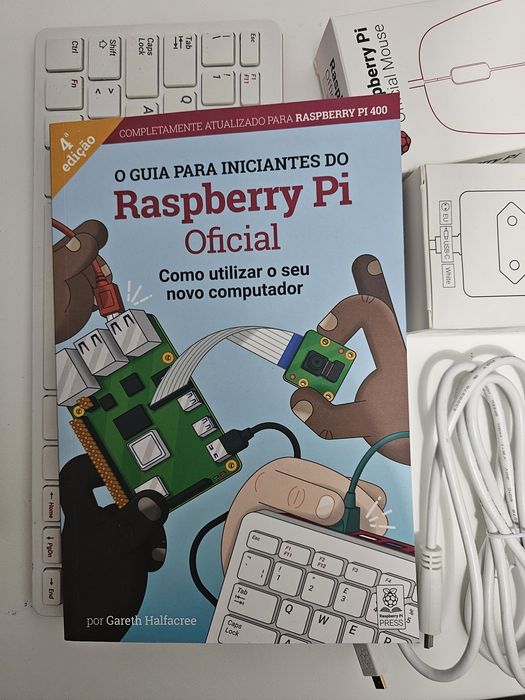 Raspberry PI400 + Fonte + Teclado + Guia