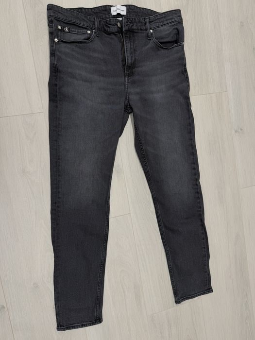Продам Джинсы Calvin Klein