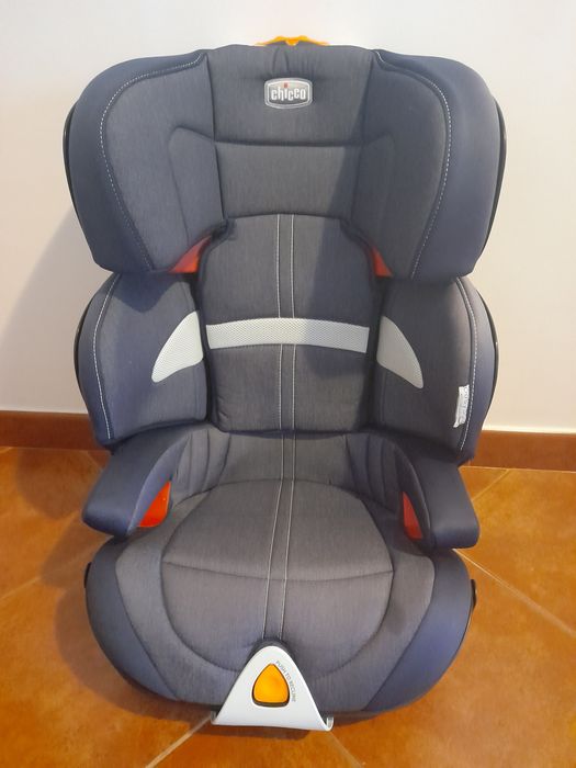 Cadeira auto Chicco 15-36 kg auto-regulável