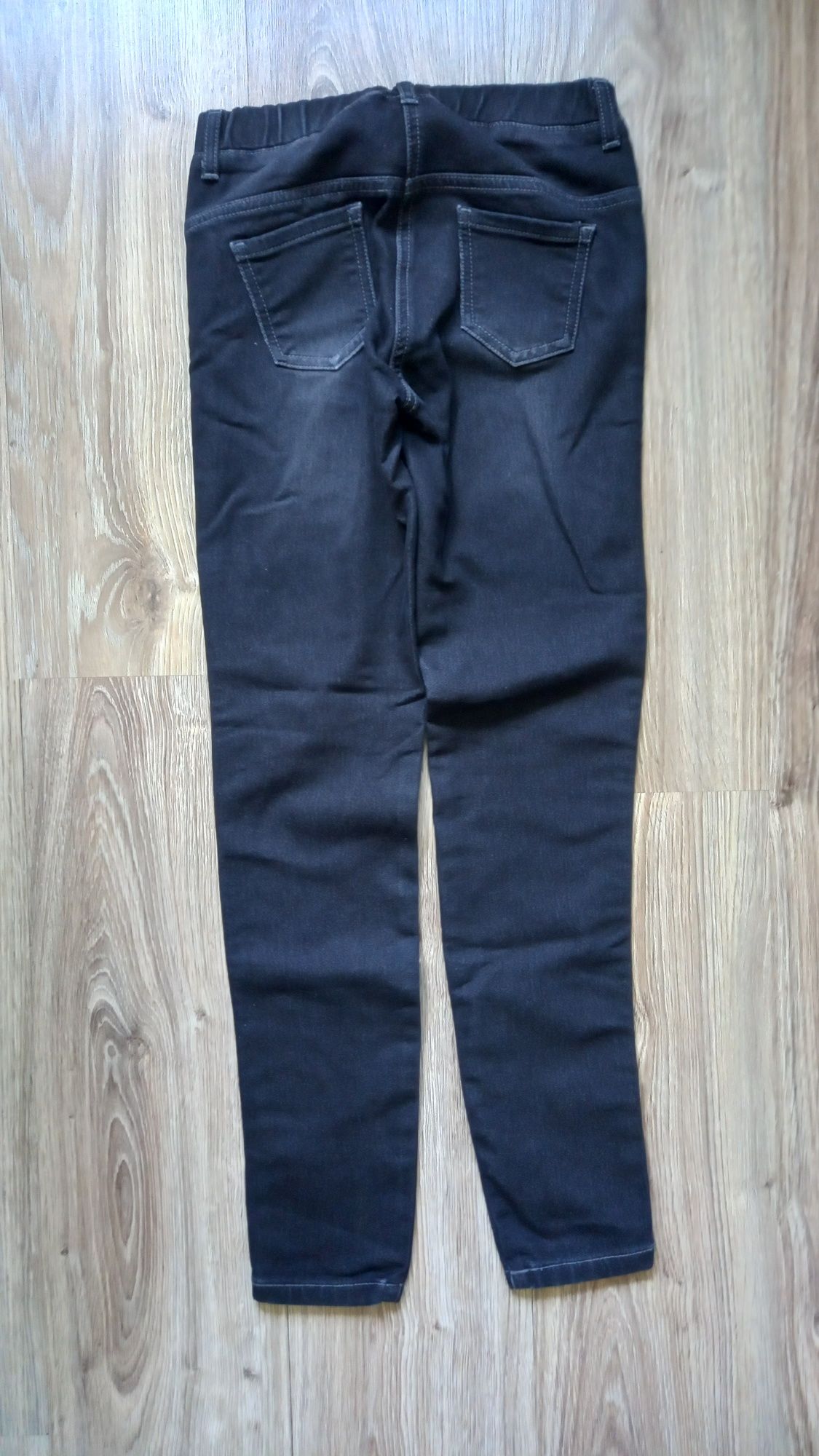 Spodnie czarne 164-170