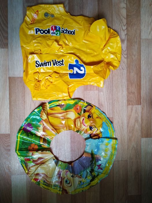 Продам надувной жилет и круг для ребёнка