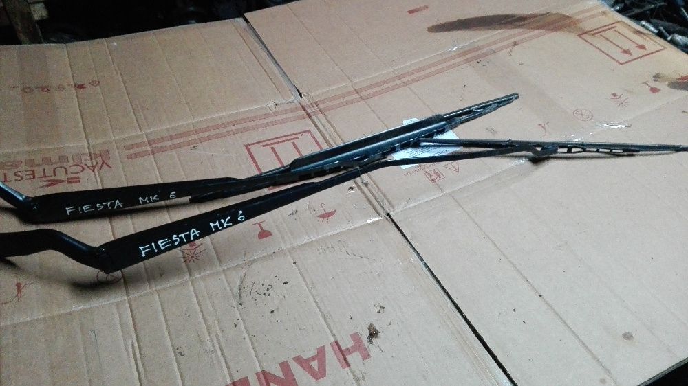Ramie Ramiona wycieraczek Przód Ford Fiesta Mk 6 Lift Komplet 07 r