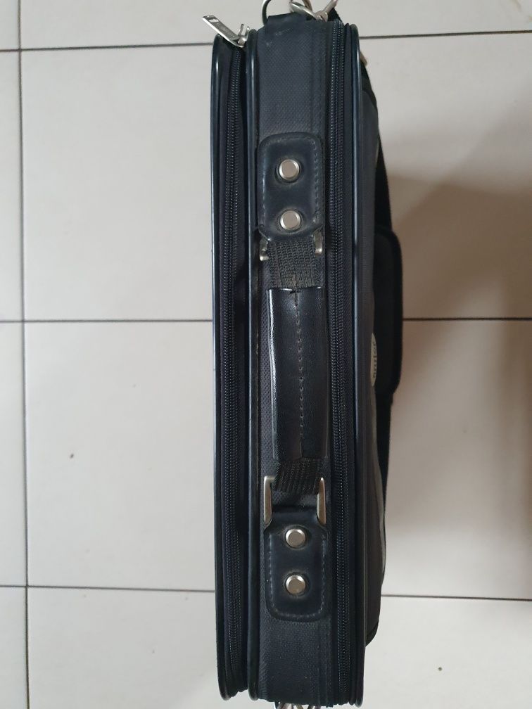 Torba na laptopa Antler duża stan bdb