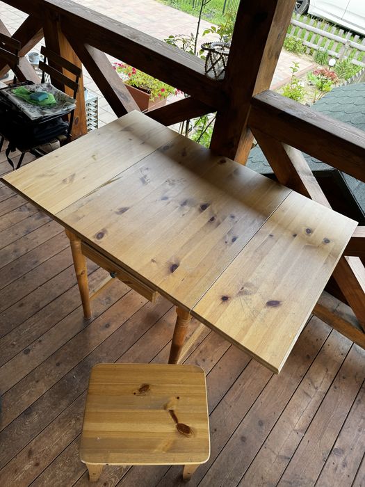 Drewniany rozkładany stół IKEA leksvik