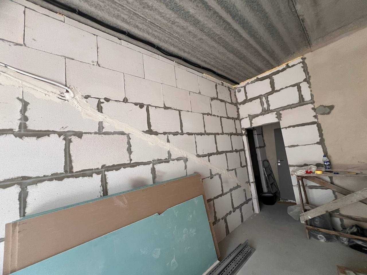 Продаж 2х фасадних приміщень площею 42 м2 за 26500$