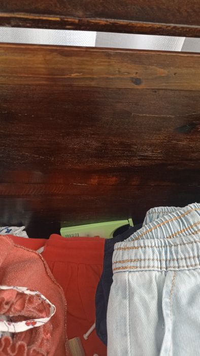 Baú / cómoda em madeira antiga restaurada