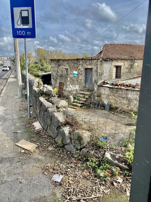 Vende-se moradia com terreno 785m2 Braga ( Delphi Ferreiros)