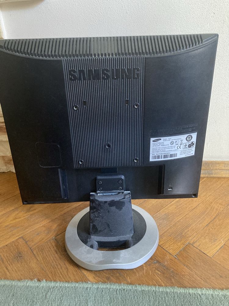 Монитор Samsung SyncMaster 721N