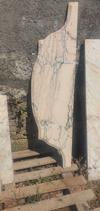 balcões em marmore e peças em granito para remates de balcões usados