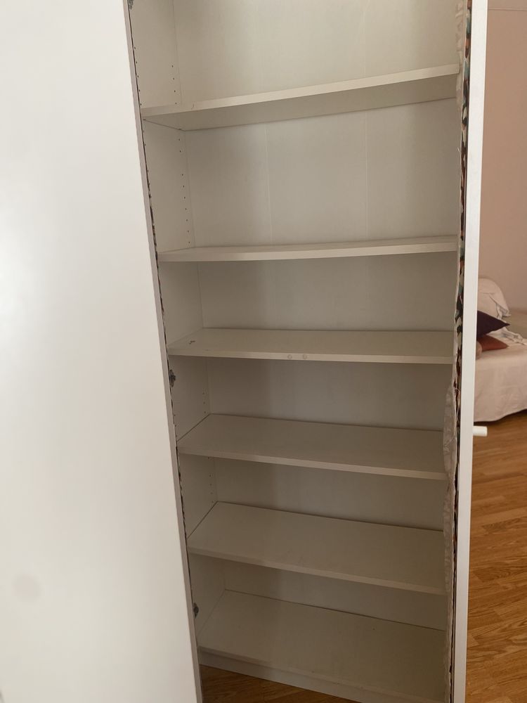 Estante Billy com portas