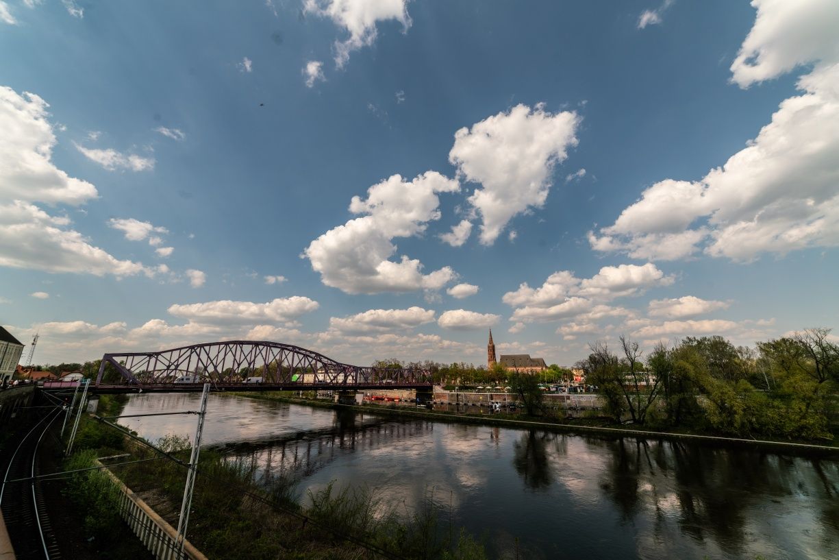 Obiektyw szerokokątny Samyang F2.8/14mm Sony E