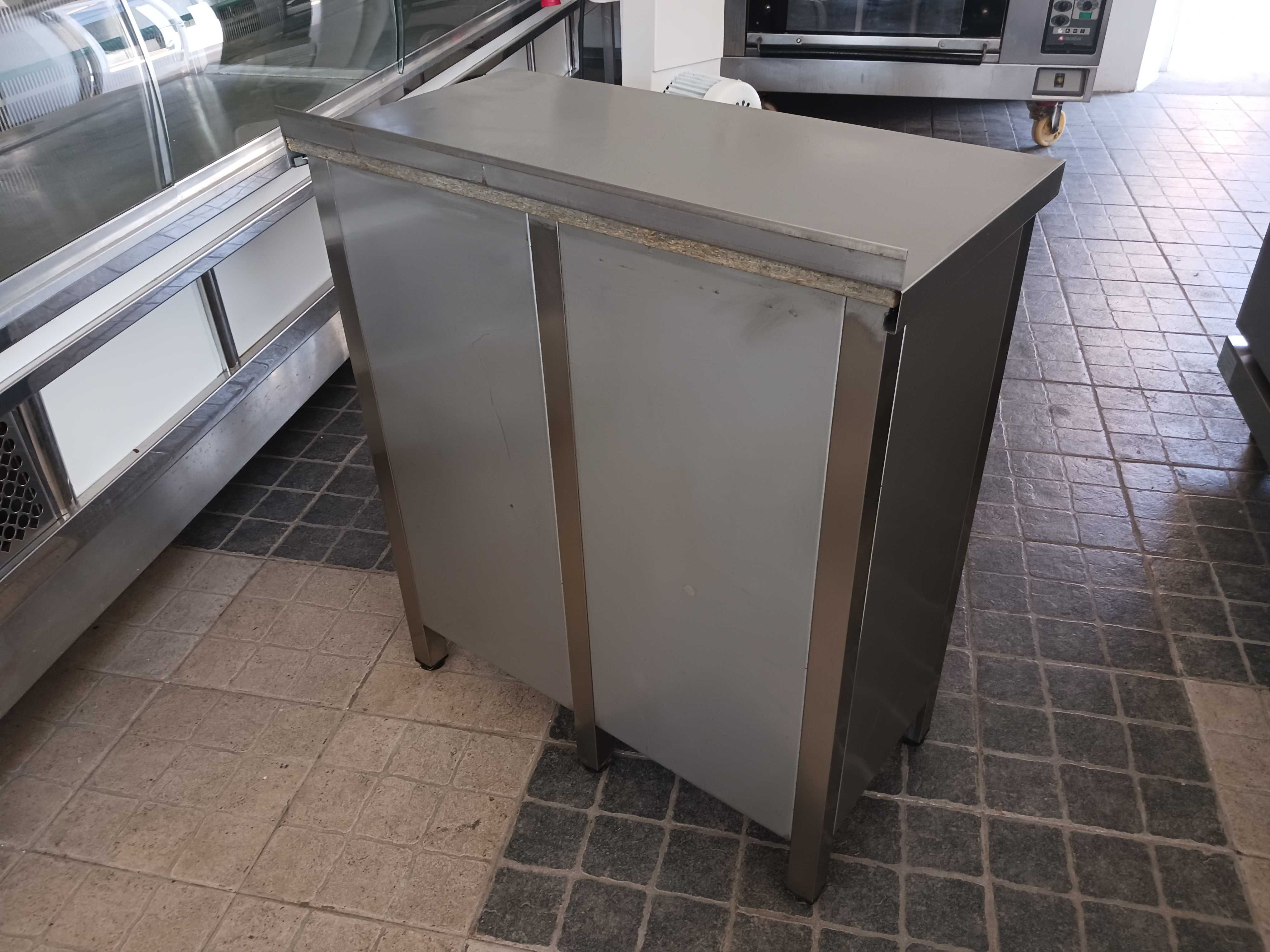 ACM1471 - Bancada Inox Fechada com Tulha e Porta - Usada