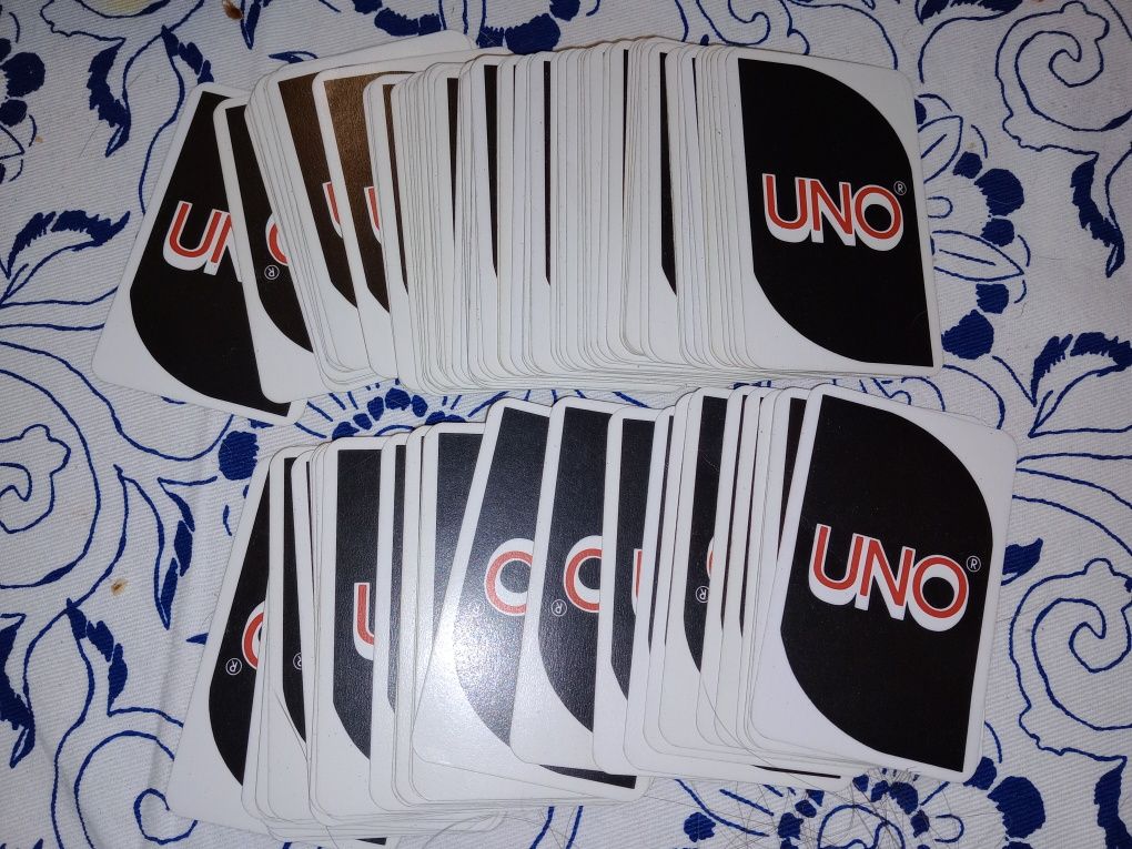 112 cartas Uno em bom estado