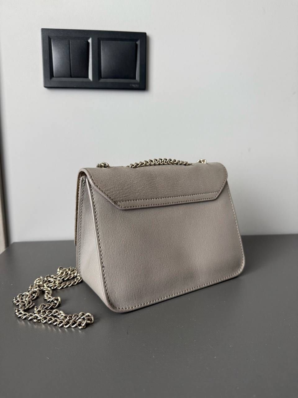 Сумка Furla
Оригінал, натуральна шкіра
Стан 3/5 
1300 грн