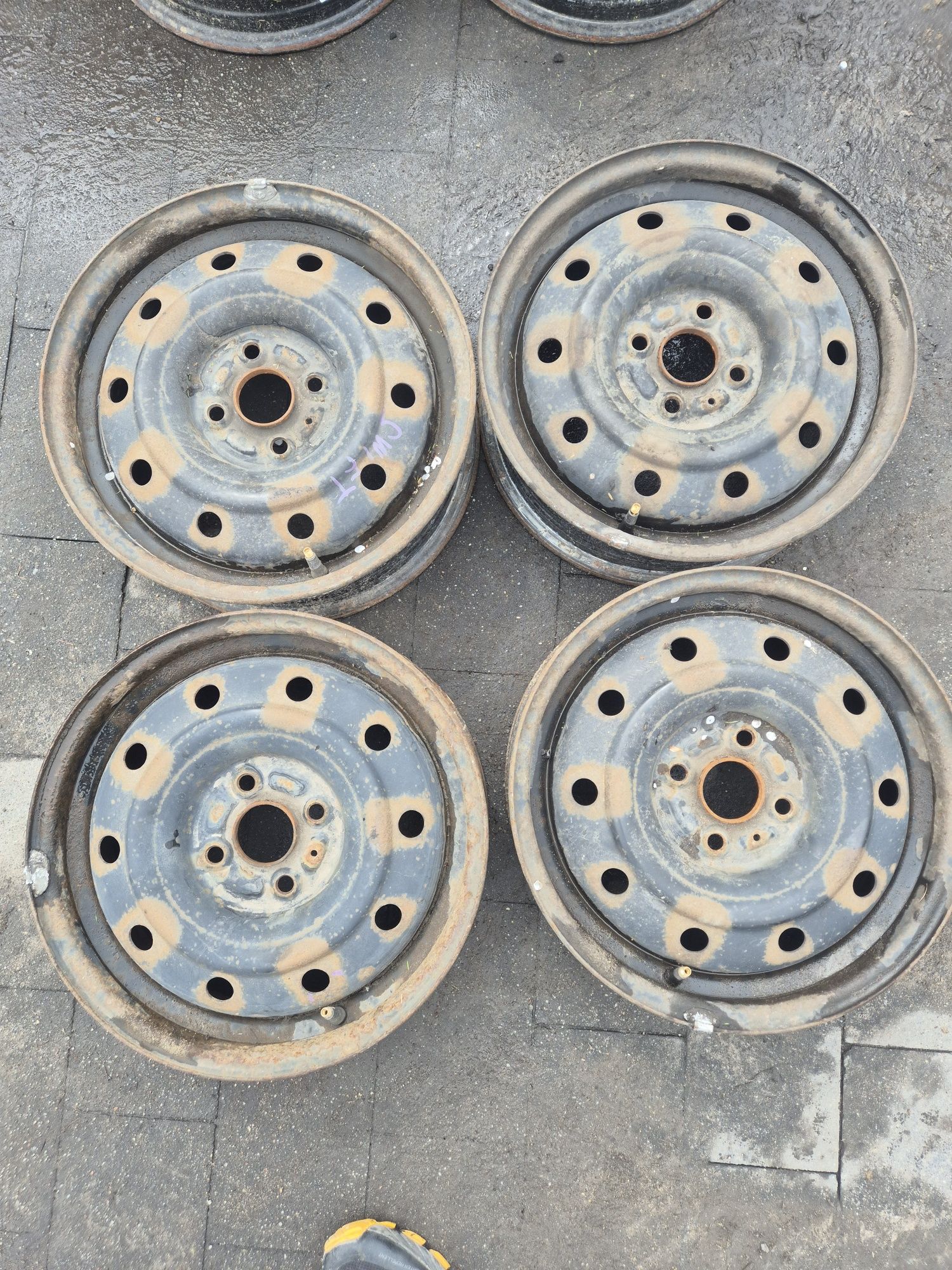 Felgi stalowe suzuki 4x100 r15 et40 otwór 54,1 G2