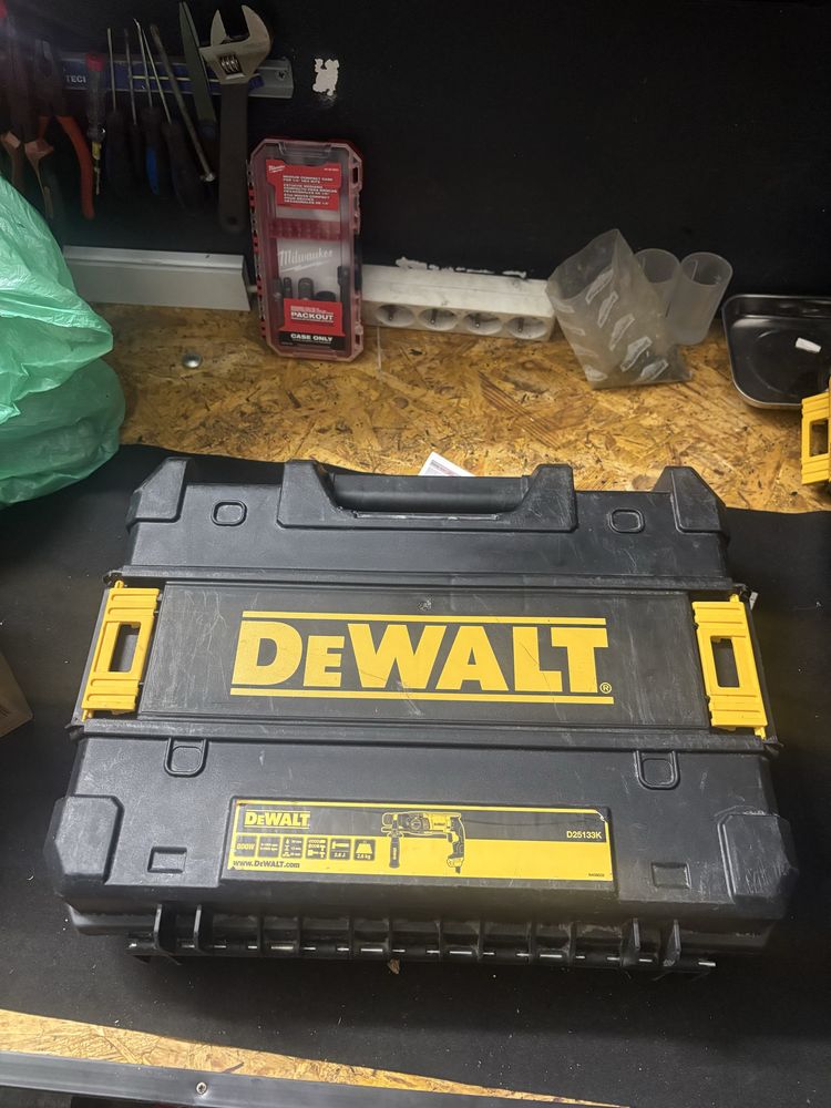 Młotowiertarka DeWalt D25133K-QS SDS-Plus – jak nowa! TYLKO TERAZ!
