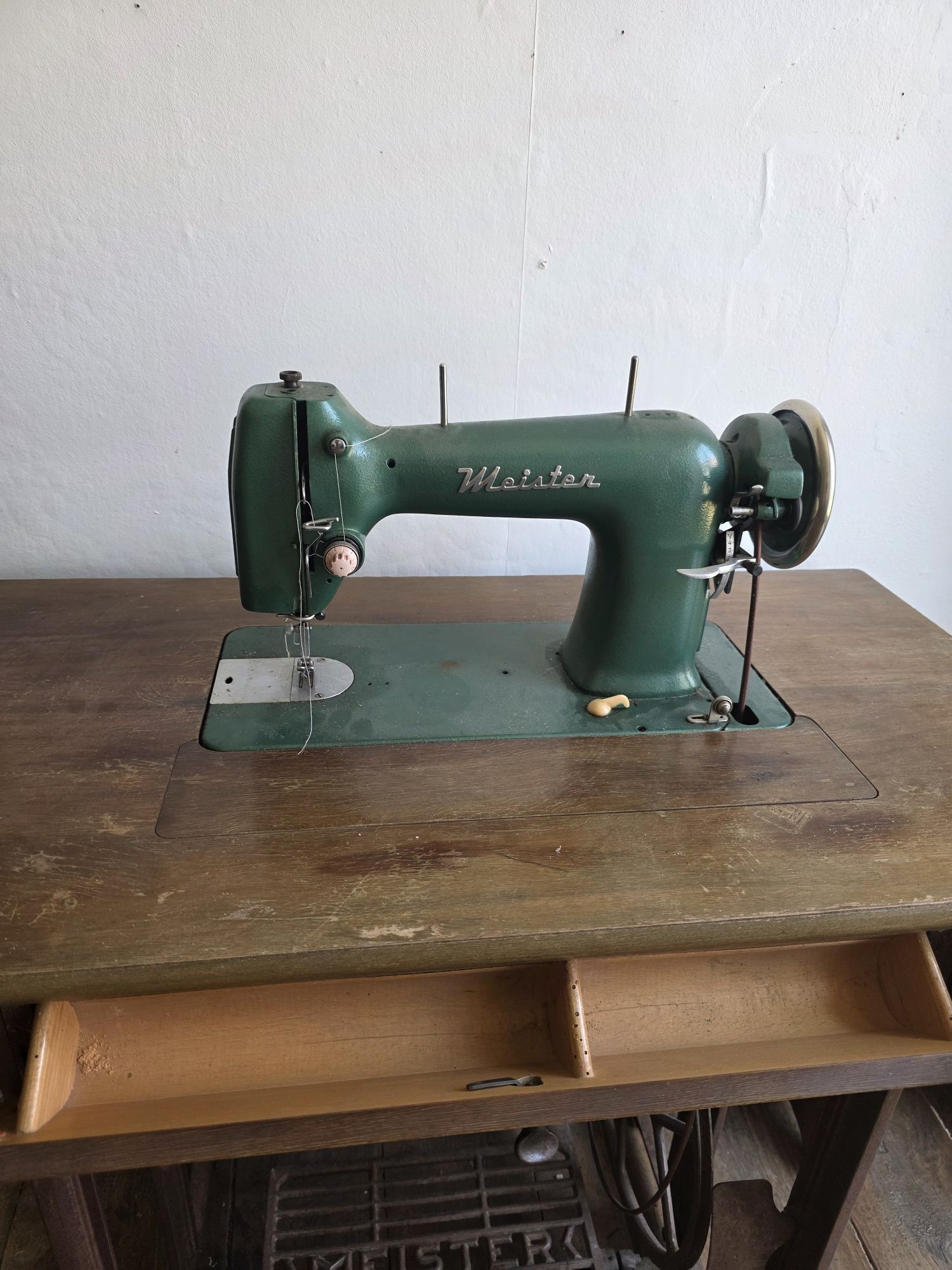 Maquina de costura antiga Meister