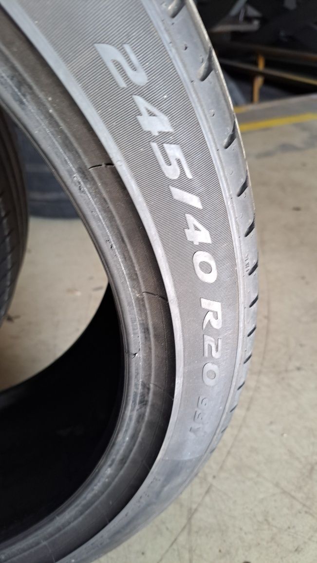 Pneus 245 /40/20