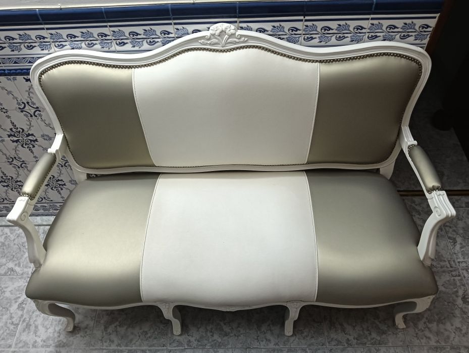 Banco Namoradeira em Pele