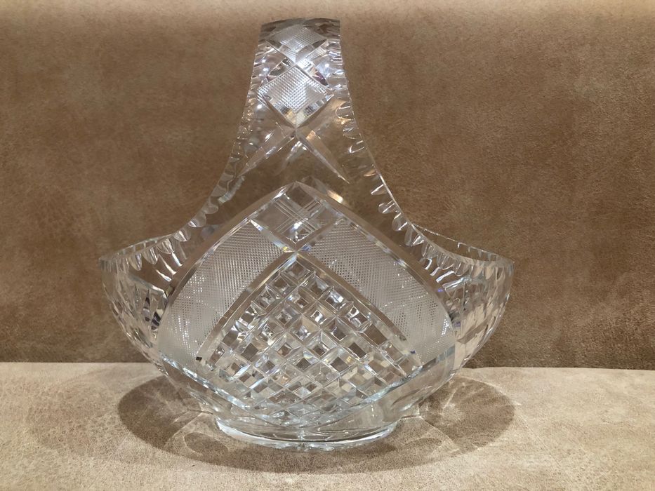 ВЕЛИКА  кришталева корзинка.   хрустальная корзина кошик колекція